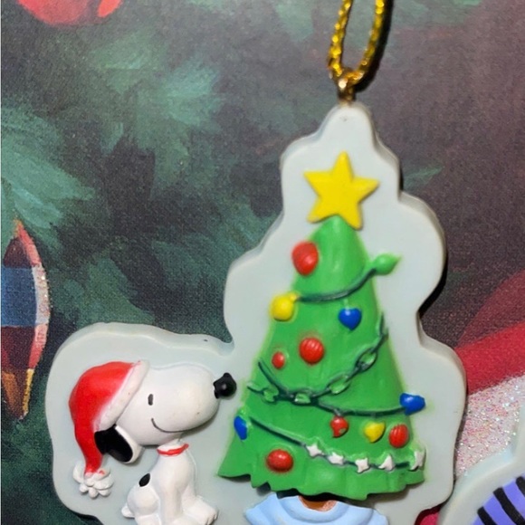 Rare  Charlie Brown and Gang 2011 Peanuts Christmas Ornaments - Picture 2 of 8